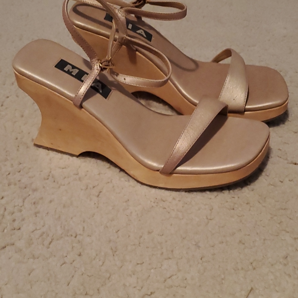 Sandals - Picture 2 of 2